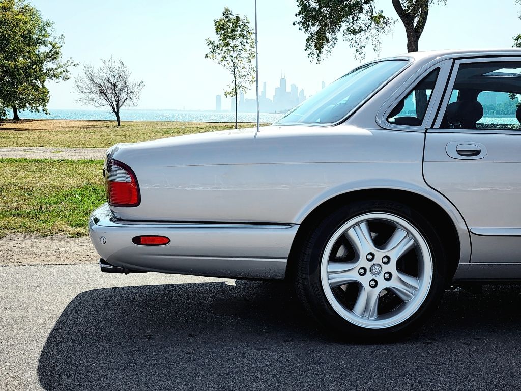 2002 Jaguar XJ8 Sport 26