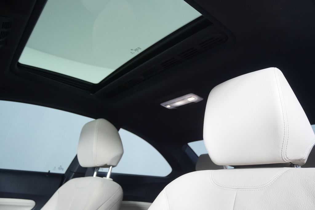 Thumbnail: 2015 BMW 2 Series - 10