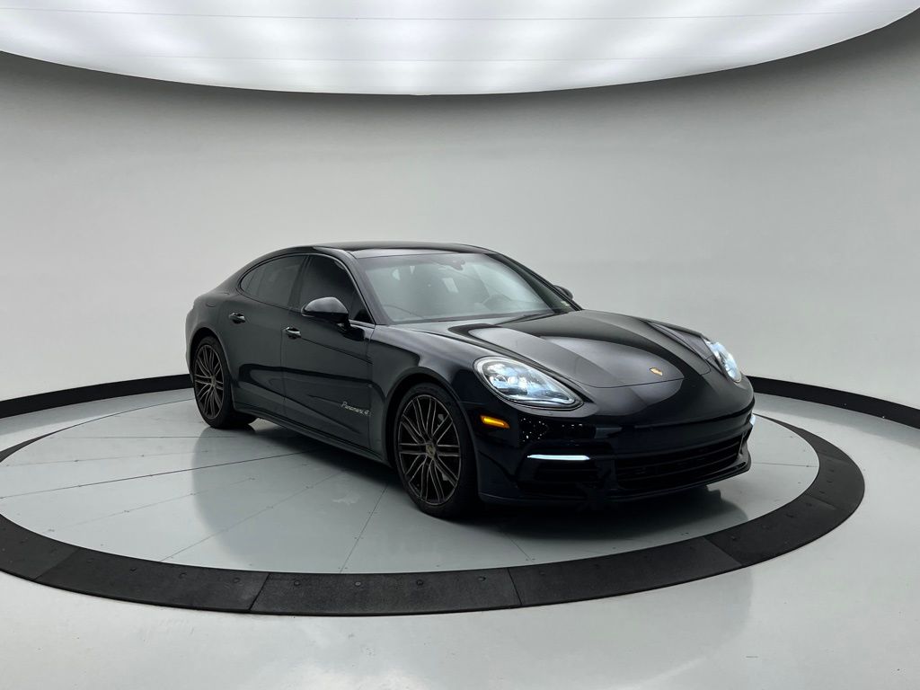 Thumbnail: 2018 Porsche Panamera - 5