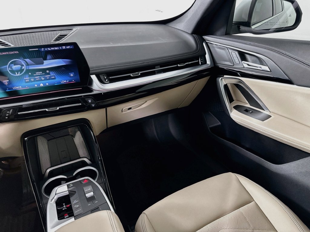 Thumbnail: 2024 BMW X1 - 22