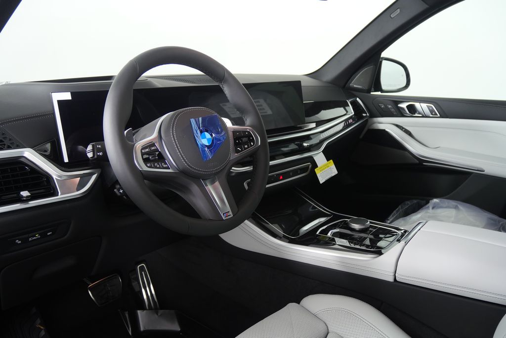 Thumbnail: 2026 BMW X5 - 13