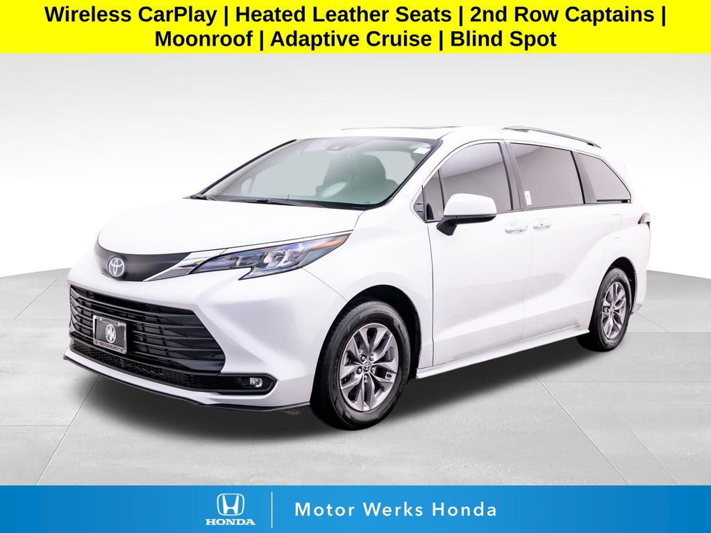 White (Wind Chill Pearl) 2025 Toyota Sienna Minivan All-Wheel Drive Continuously Variable Transmission