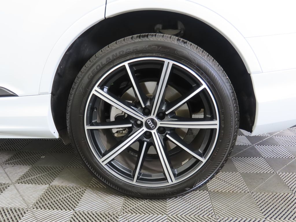 Thumbnail: 2021 Audi Q7 - 30