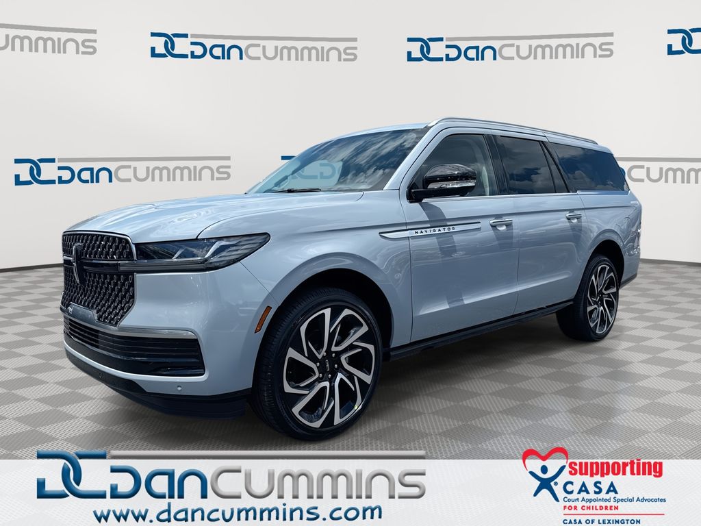 Gray Mist Metallic Tri-Coat 2027 Lincoln Navigator SUV / Crossover Four-Wheel Drive Automatic