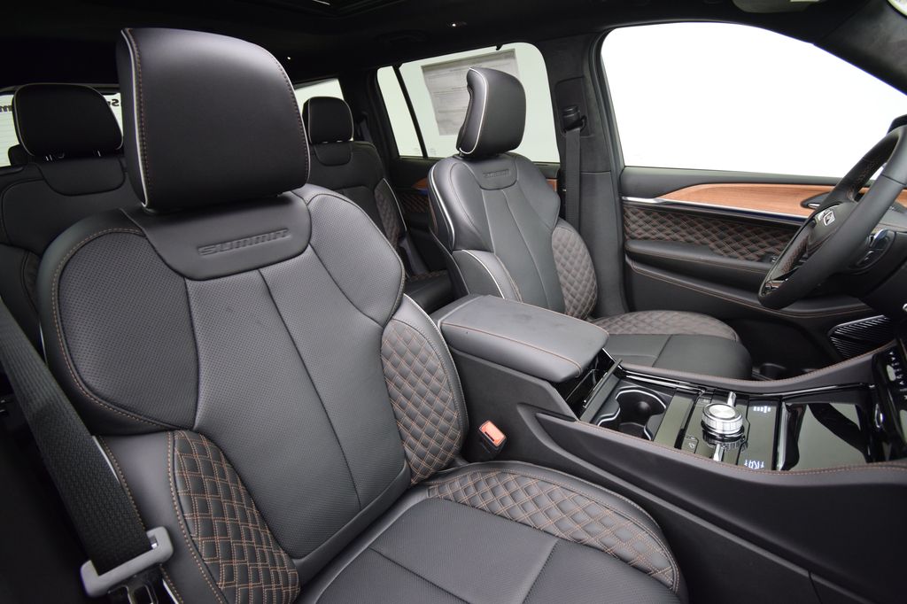 new 2026 Jeep Grand Cherokee L car, priced at $62,018