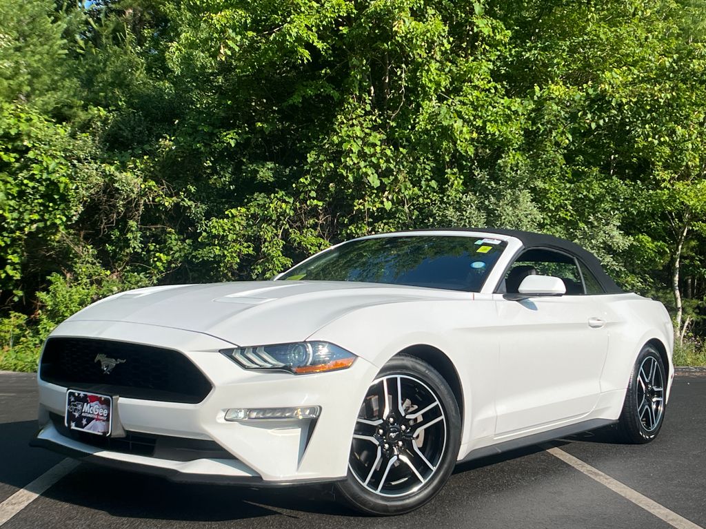Oxford White 2021 Ford Mustang Convertible Rear-Wheel Drive Automatic