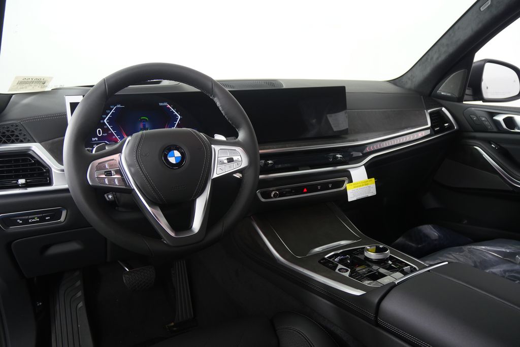 Thumbnail: 2026 BMW X7 - 20