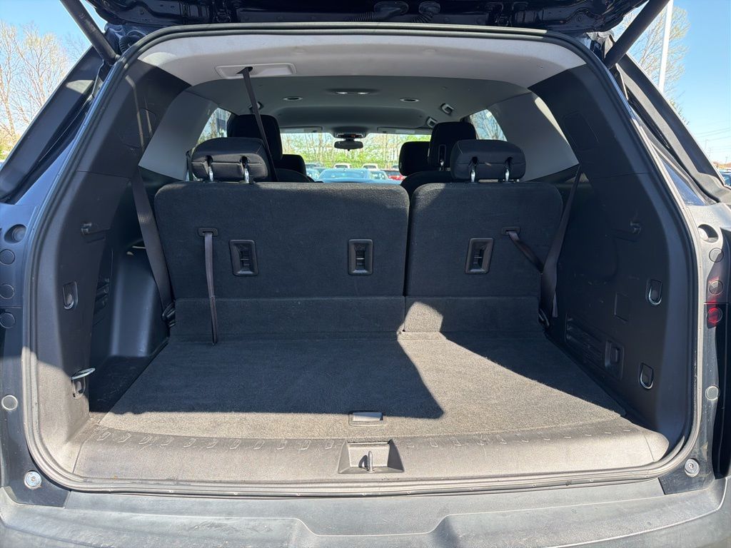 Thumbnail: 2018 Chevrolet Traverse - 21