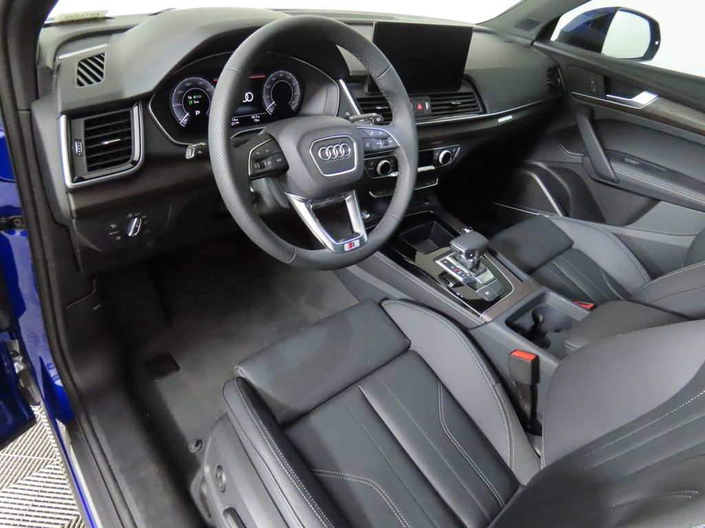 Thumbnail: 2025 Audi Q5 - 10