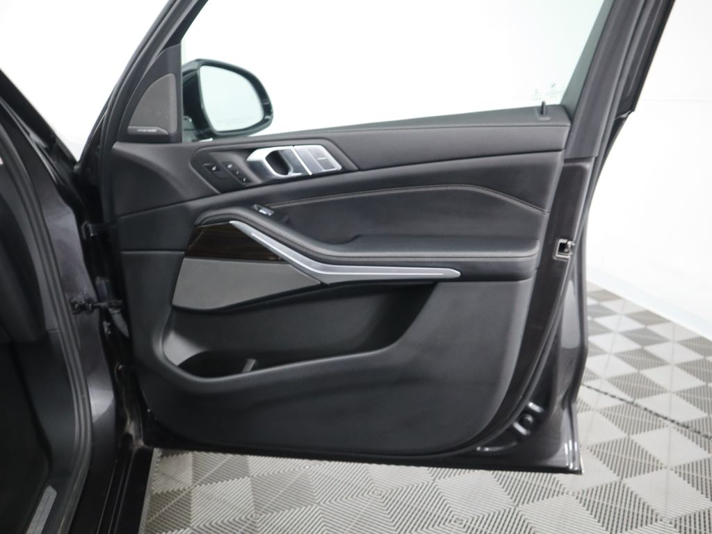 Thumbnail: 2021 BMW X7 - 26