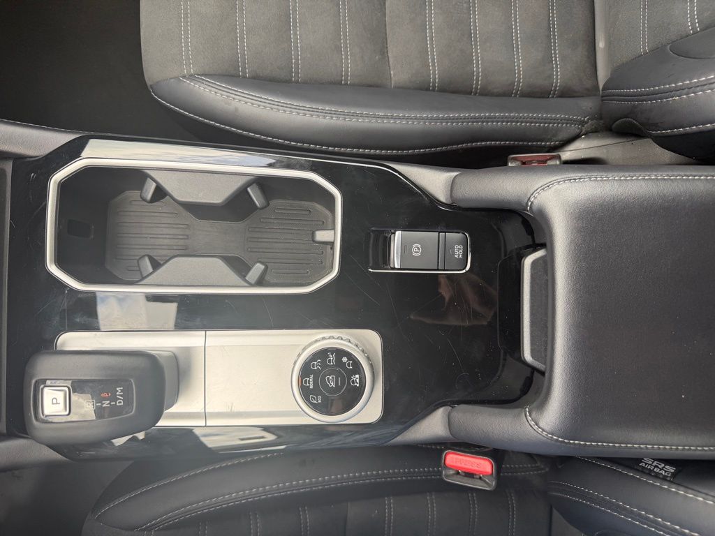2025 Mitsubishi Outlander SE Silver at South Hills Kia