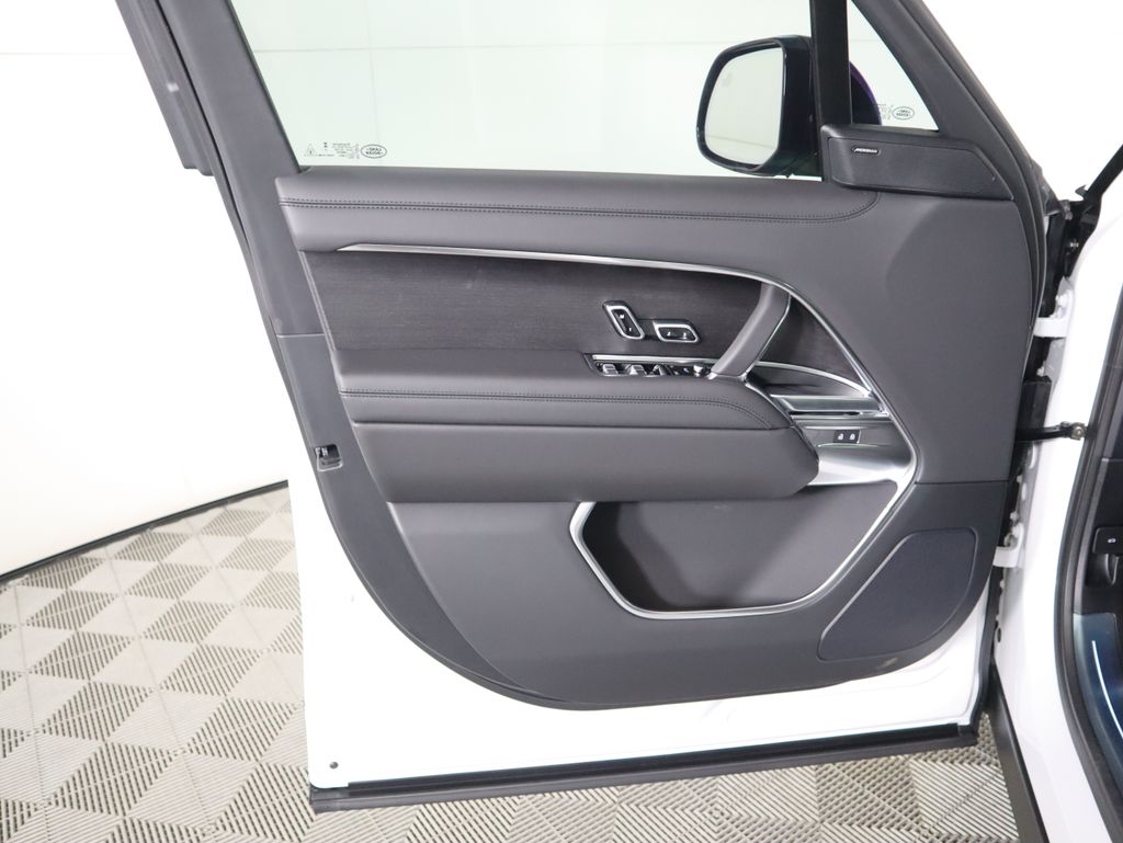 Thumbnail: 2026 Land Rover Range Rover - 25