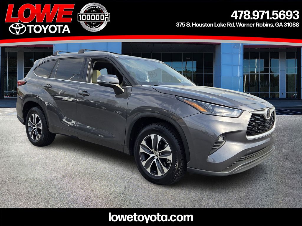 2022 Toyota Highlander XLE FWD