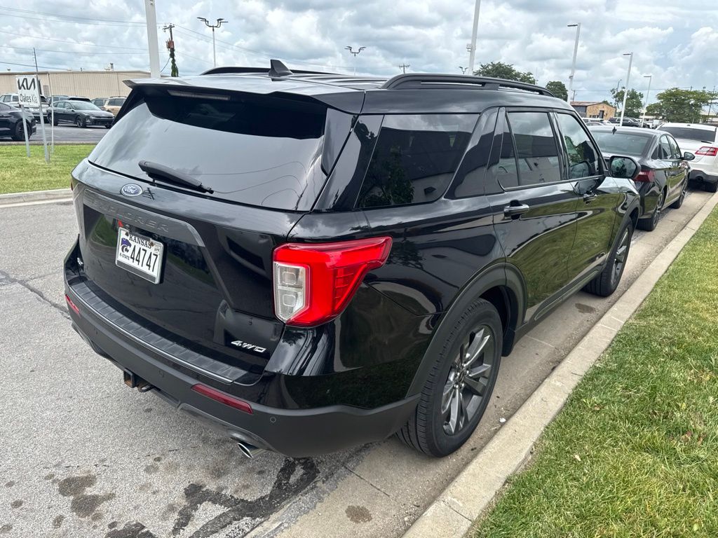 2021 Black Metallic Ford Explorer XLT 4X4 SUV