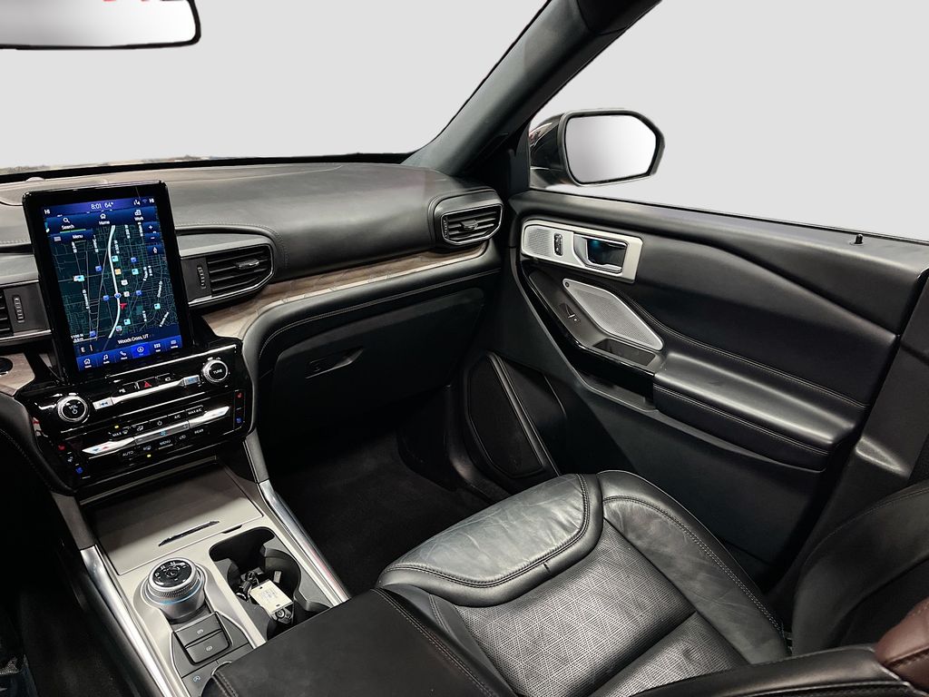 Used 2022 Blue Metallic Ford Platinum image 25