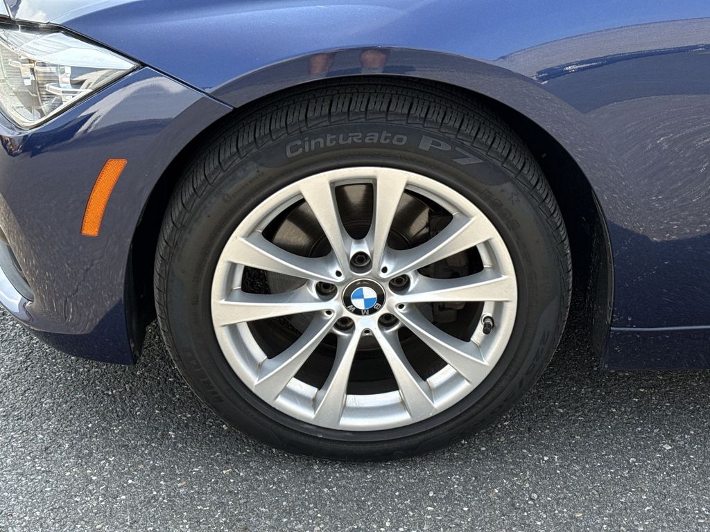Thumbnail: 2018 BMW 3 Series - 2