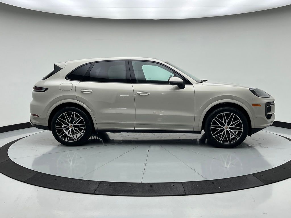 Thumbnail: 2026 Porsche Cayenne - 10