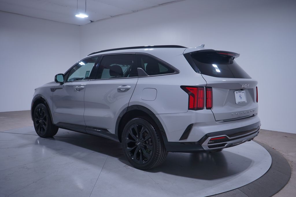 Thumbnail: 2022 Kia Sorento - 3