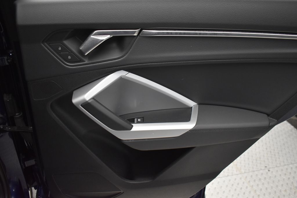 Thumbnail: 2025 Audi Q3 - 27