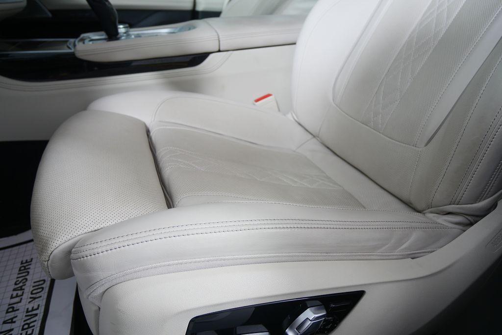 Thumbnail: 2022 BMW 7 Series - 10