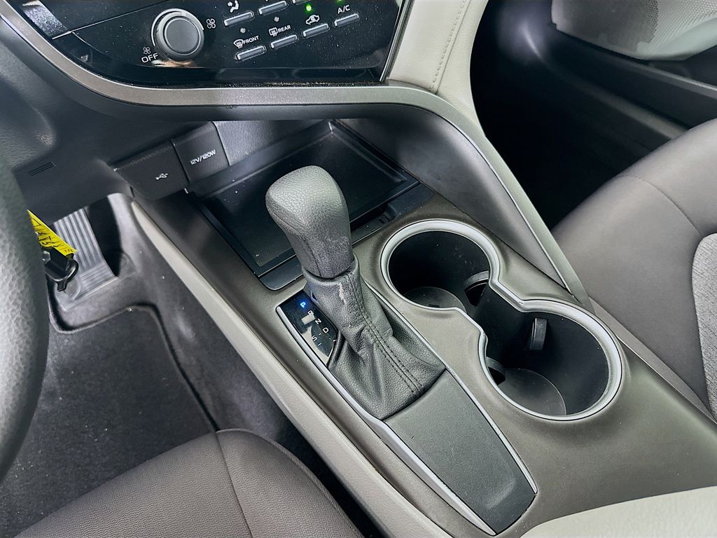 Thumbnail: 2021 Toyota Camry - 16
