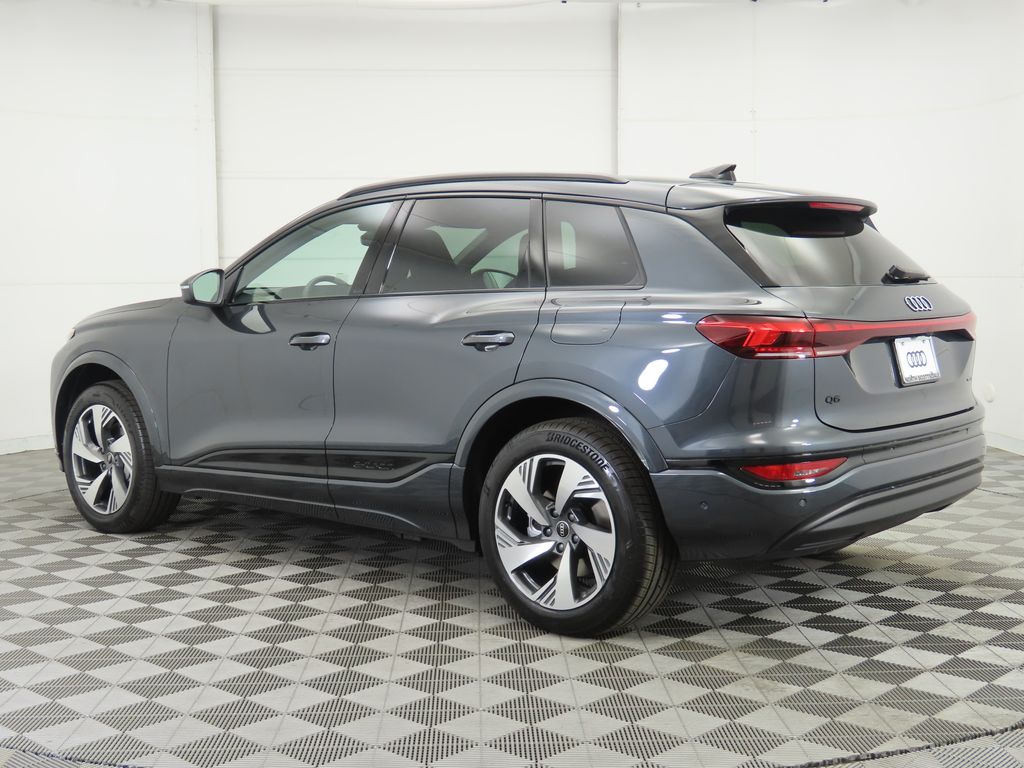Thumbnail: 2025 Audi Q6 e-tron - 7