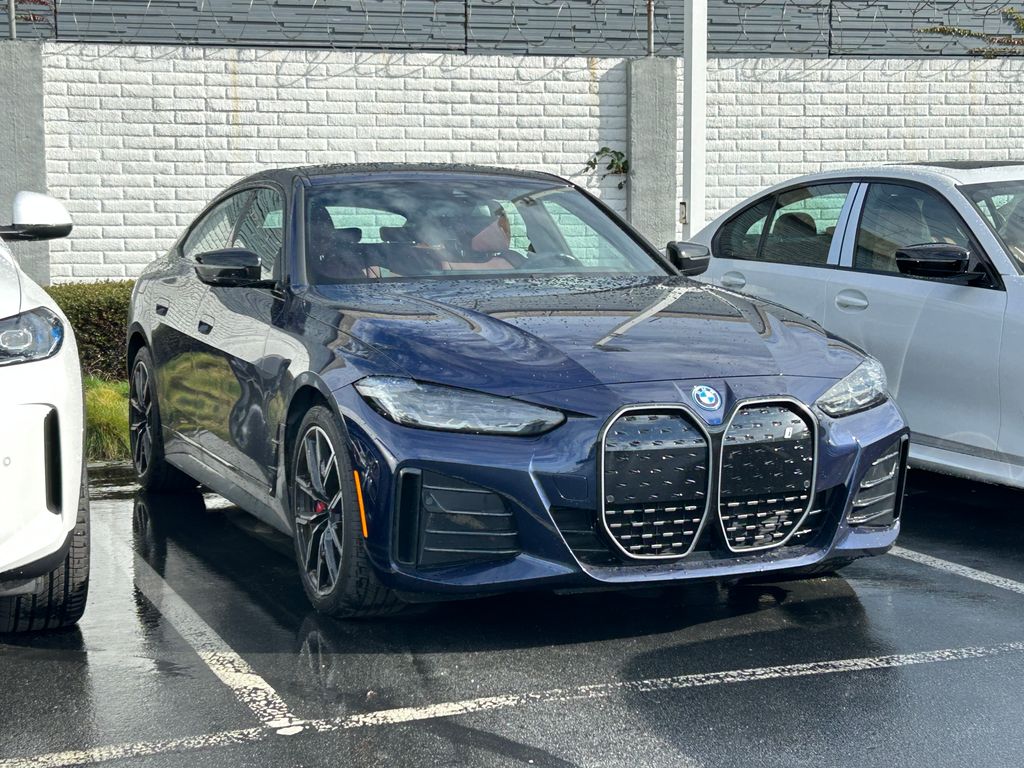 Thumbnail: 2023 BMW i4 - 2