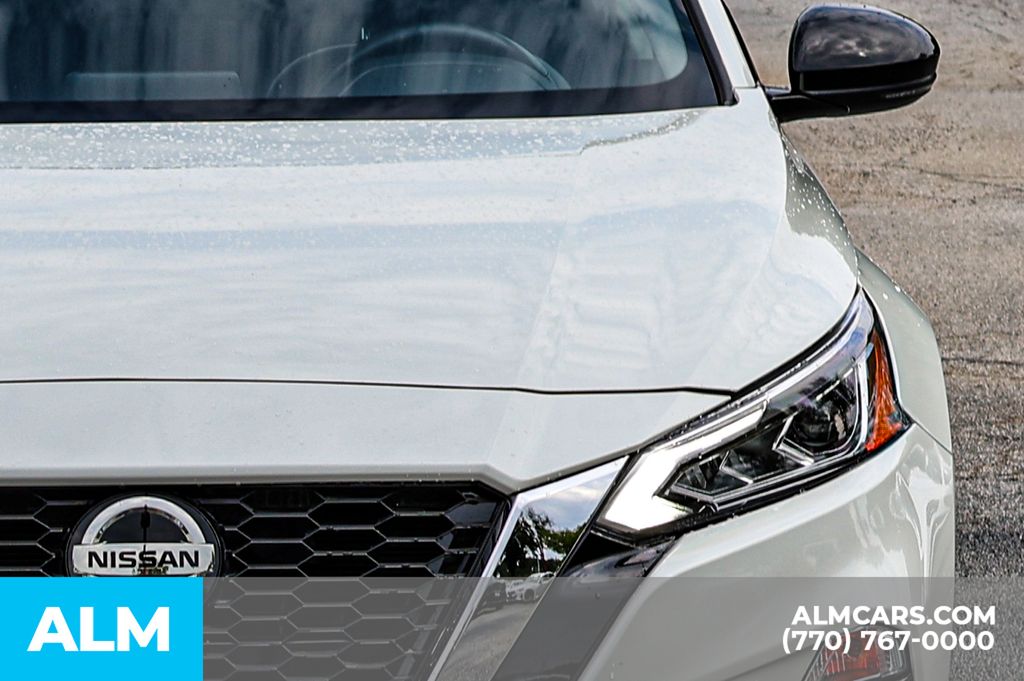 Used 2022 White Nissan 2.5 SR image 14
