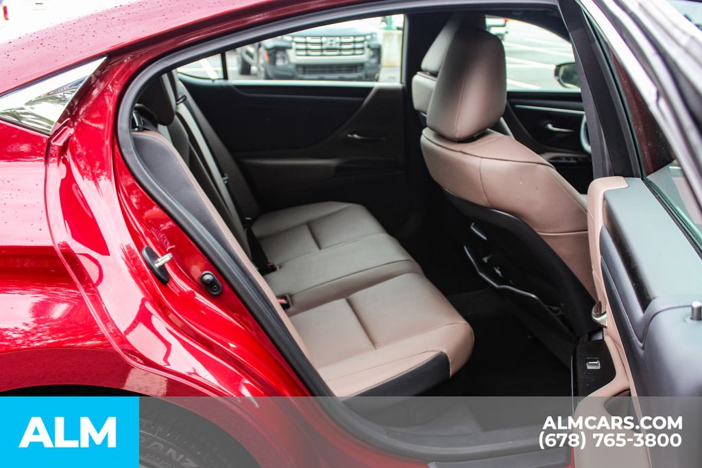 Used 2025 Red Lexus 300h image 19