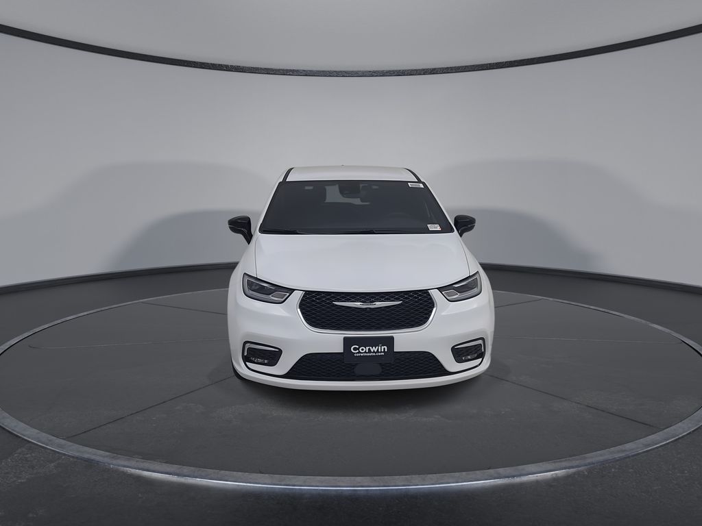 View vehicle photo 5