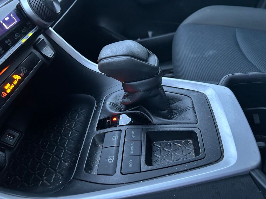 Thumbnail: 2024 Toyota RAV4 - 21