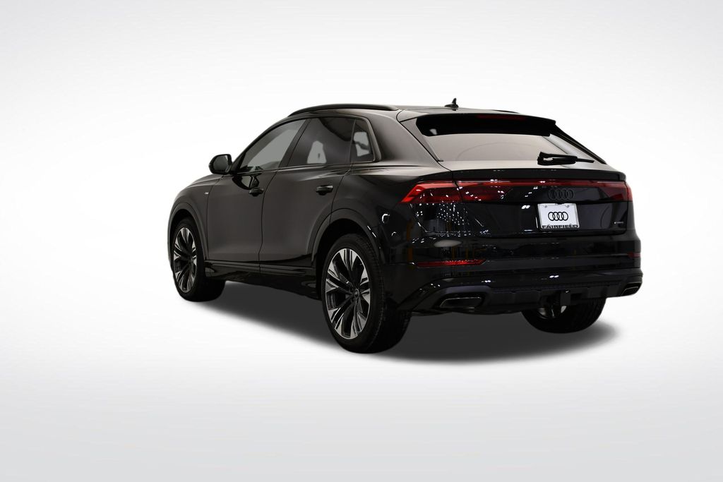 Thumbnail: 2026 Audi Q8 - 3