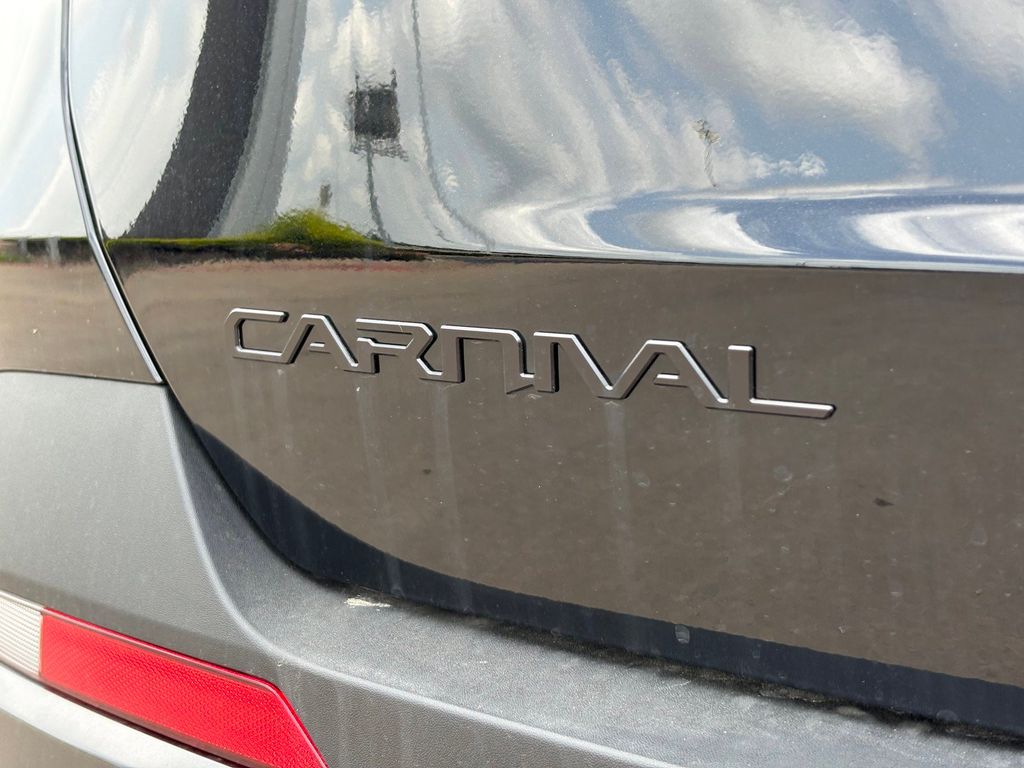 New 2026 Kia Carnival MPV Van