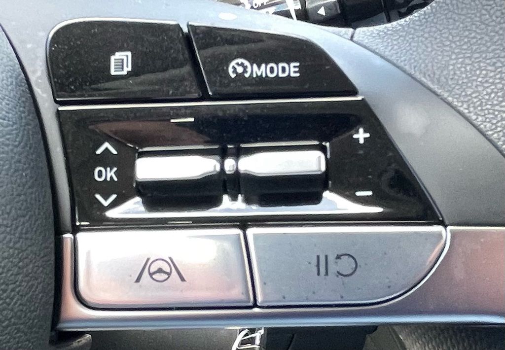 2022 Hyundai Elantra SE Red at DeMontrond Auto Country