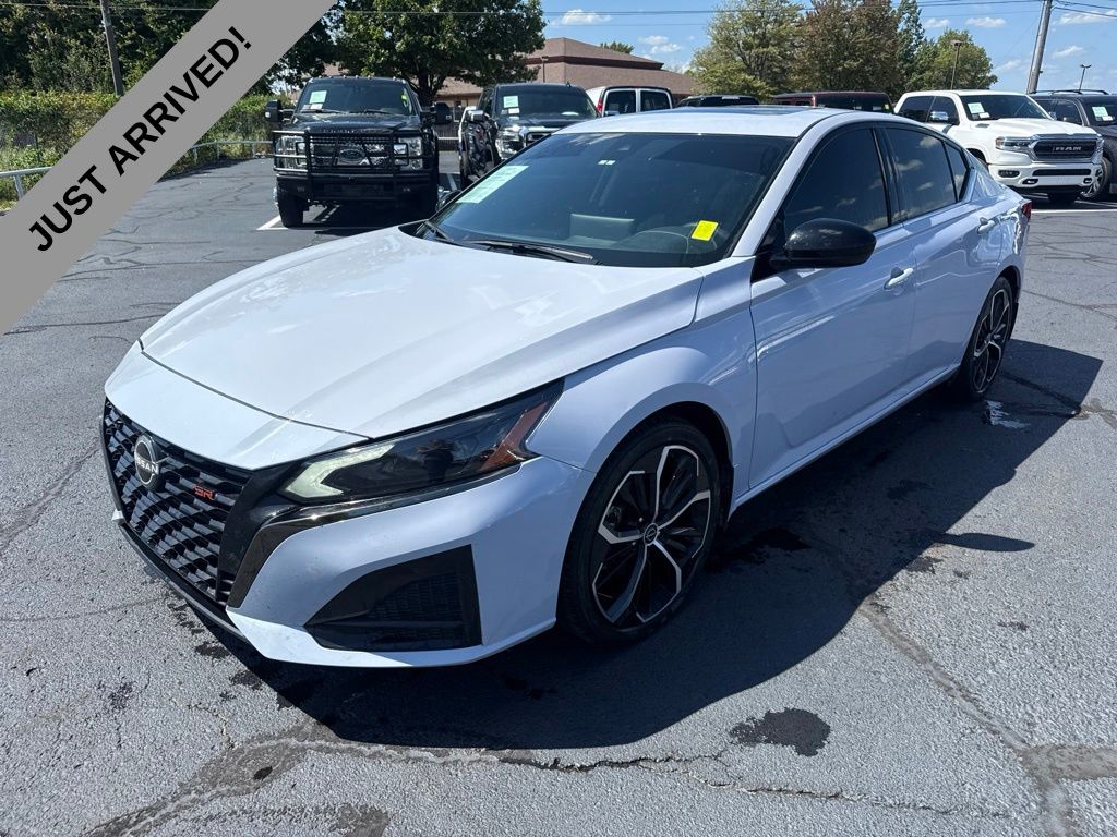 Gray Sky Pearl 2024 Nissan Altima Sedan Front-Wheel Drive Continuously Variable Transmission