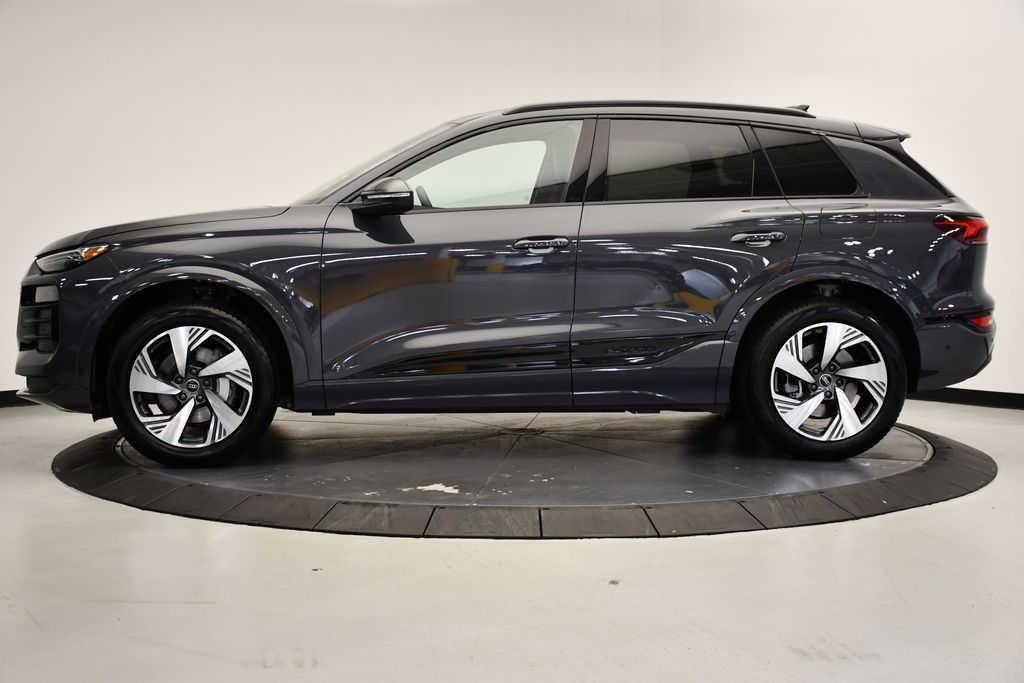 Thumbnail: 2025 Audi Q6 e-tron - 2