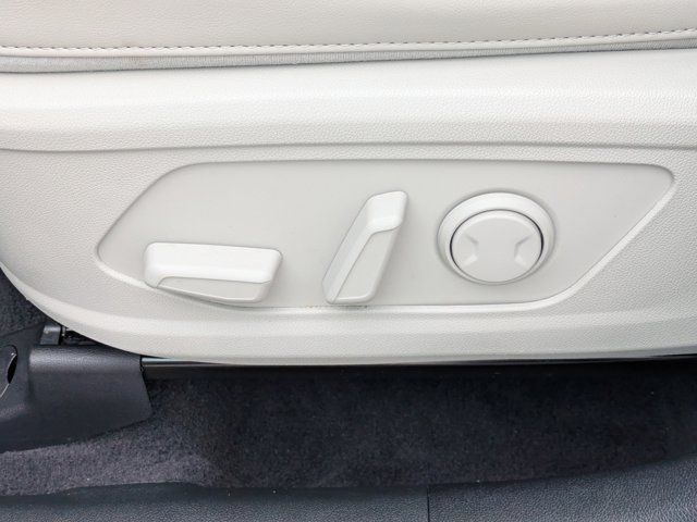 Used 2025 Glacial White Pearl Kia S image 19