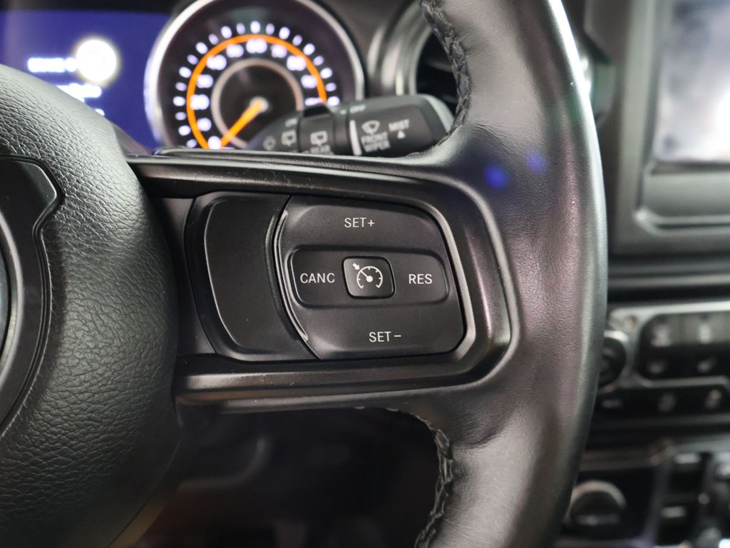 Used 2023 Gray Jeep Altitude image 40