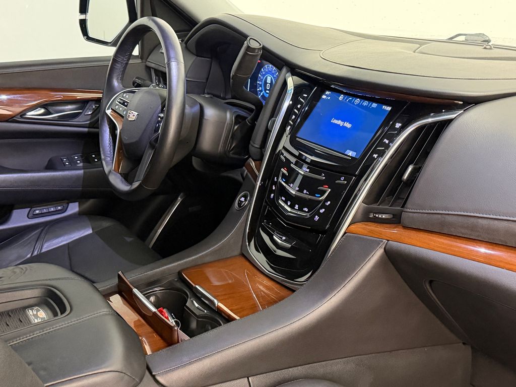 Thumbnail: 2017 Cadillac Escalade - 9