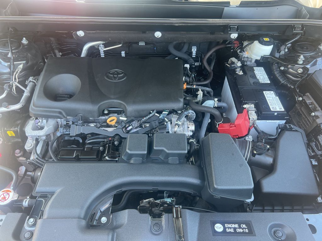 2022 Toyota RAV4 XLE Premium photo