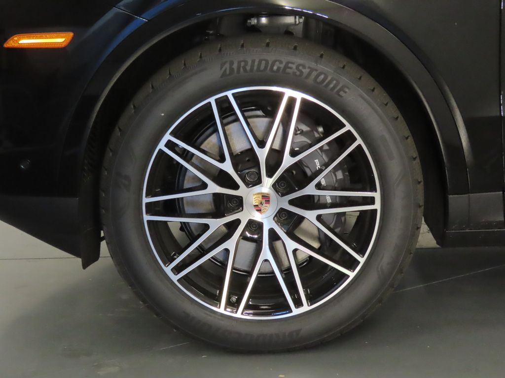 Thumbnail: 2026 Porsche Cayenne - 11