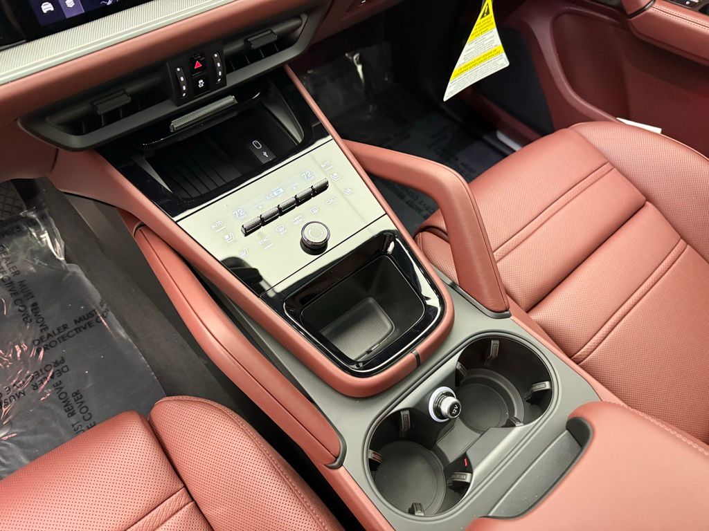 Thumbnail: 2026 Porsche Cayenne - 15