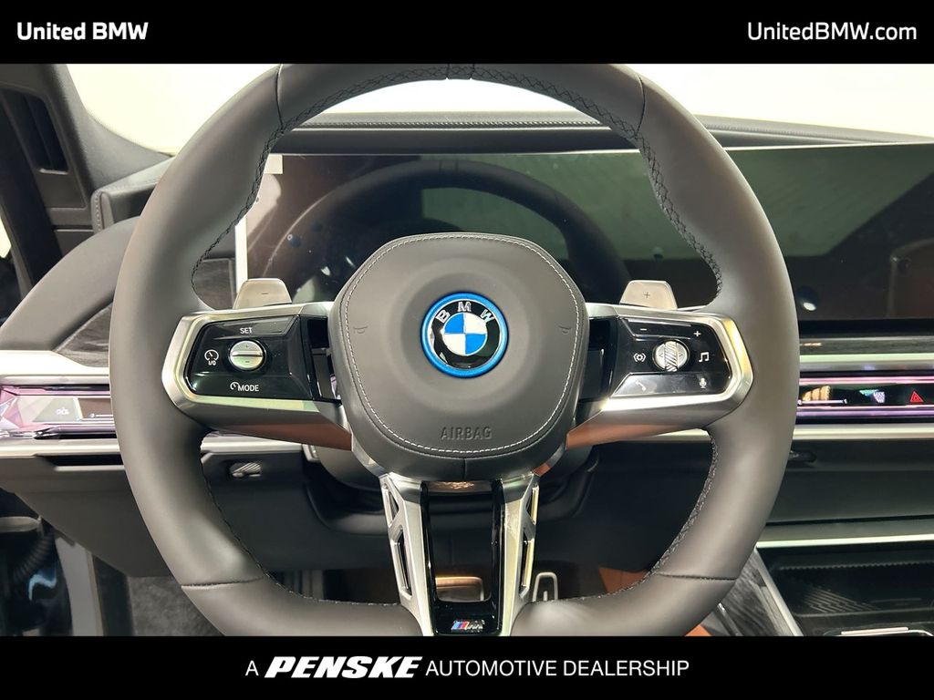 Thumbnail: 2026 BMW 7 Series - 14