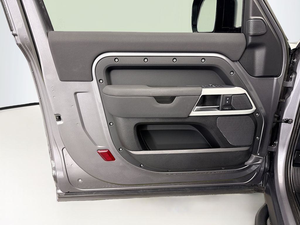 Thumbnail: 2023 Land Rover Defender - 25
