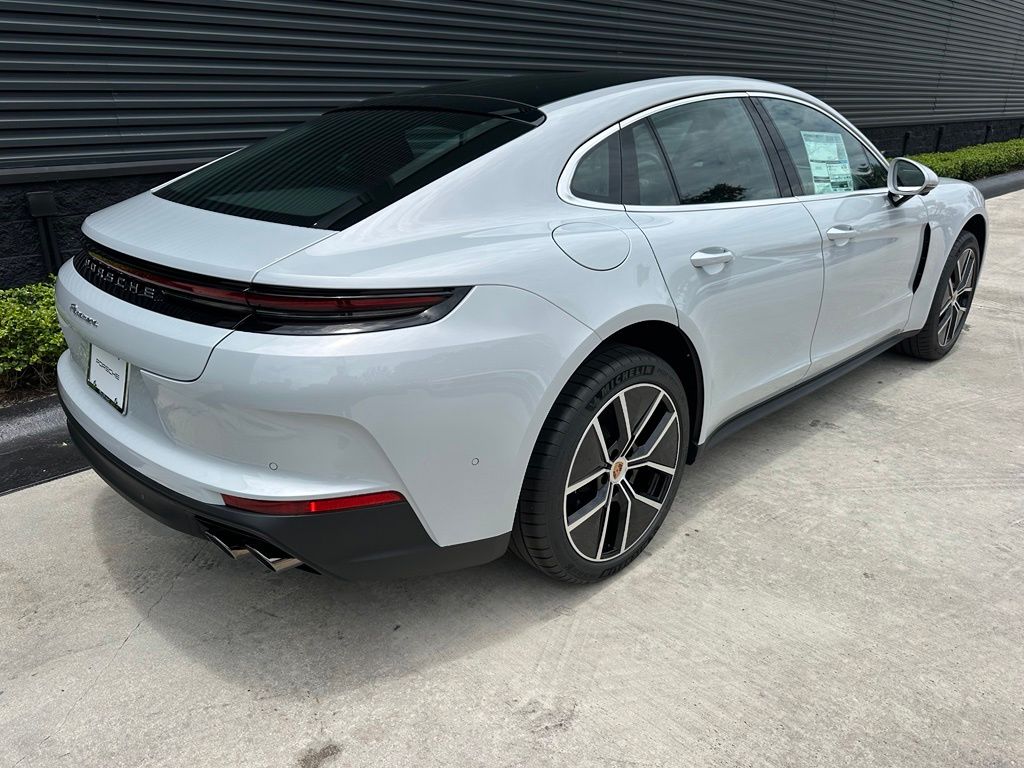 Thumbnail: 2026 Porsche Panamera - 10