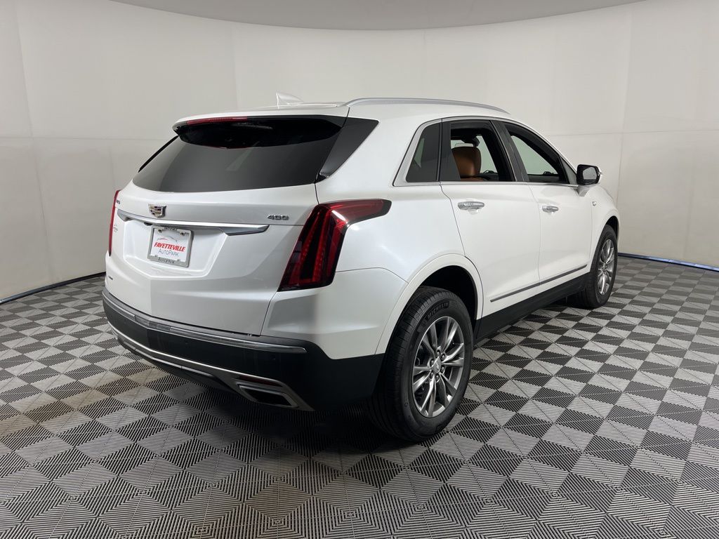 Thumbnail: 2023 Cadillac XT5 - 16