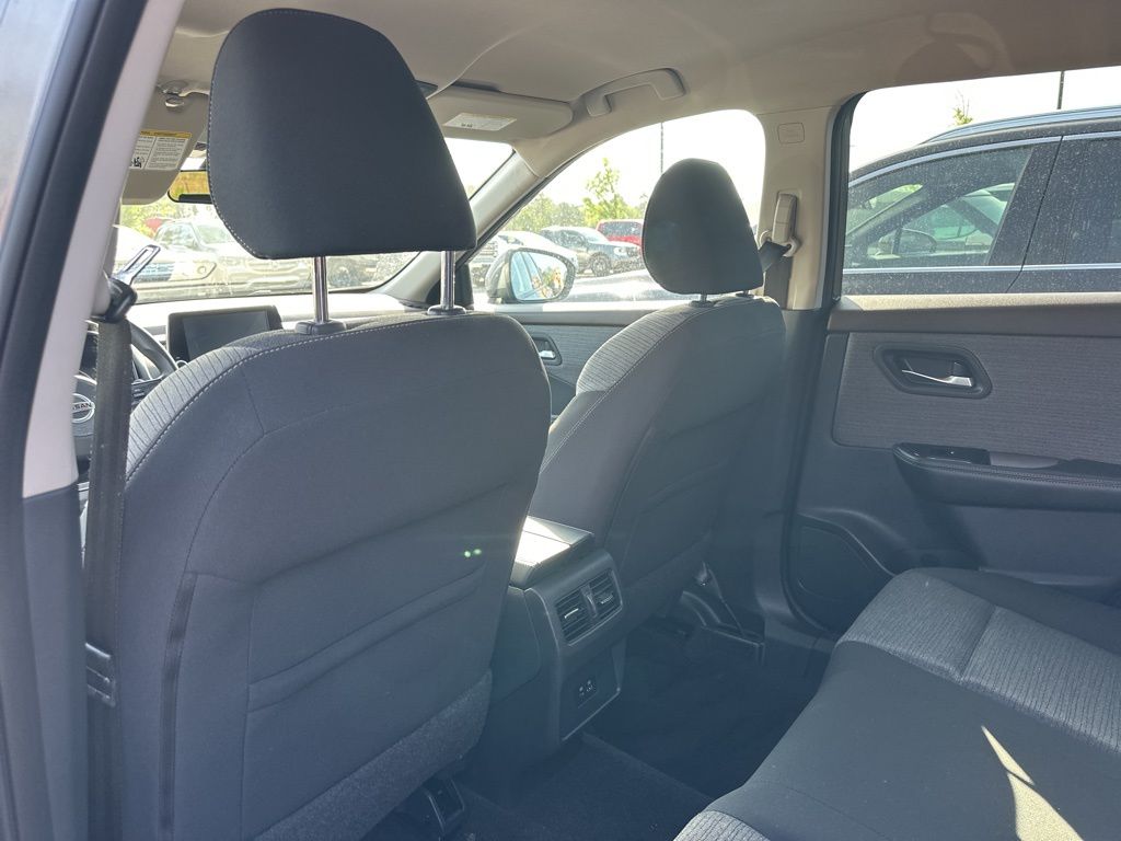 2021 Gun Metallic Nissan Rogue SV AWD SUV