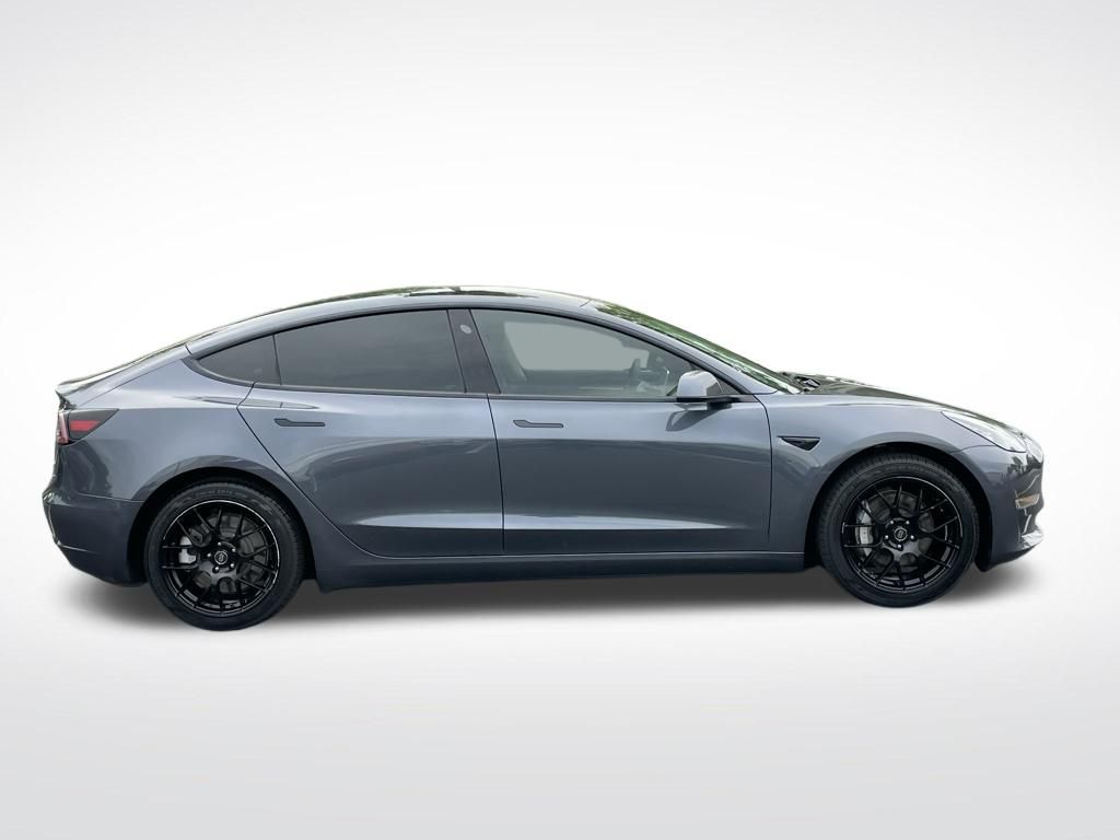 Thumbnail: 2022 Tesla Model 3 - 7