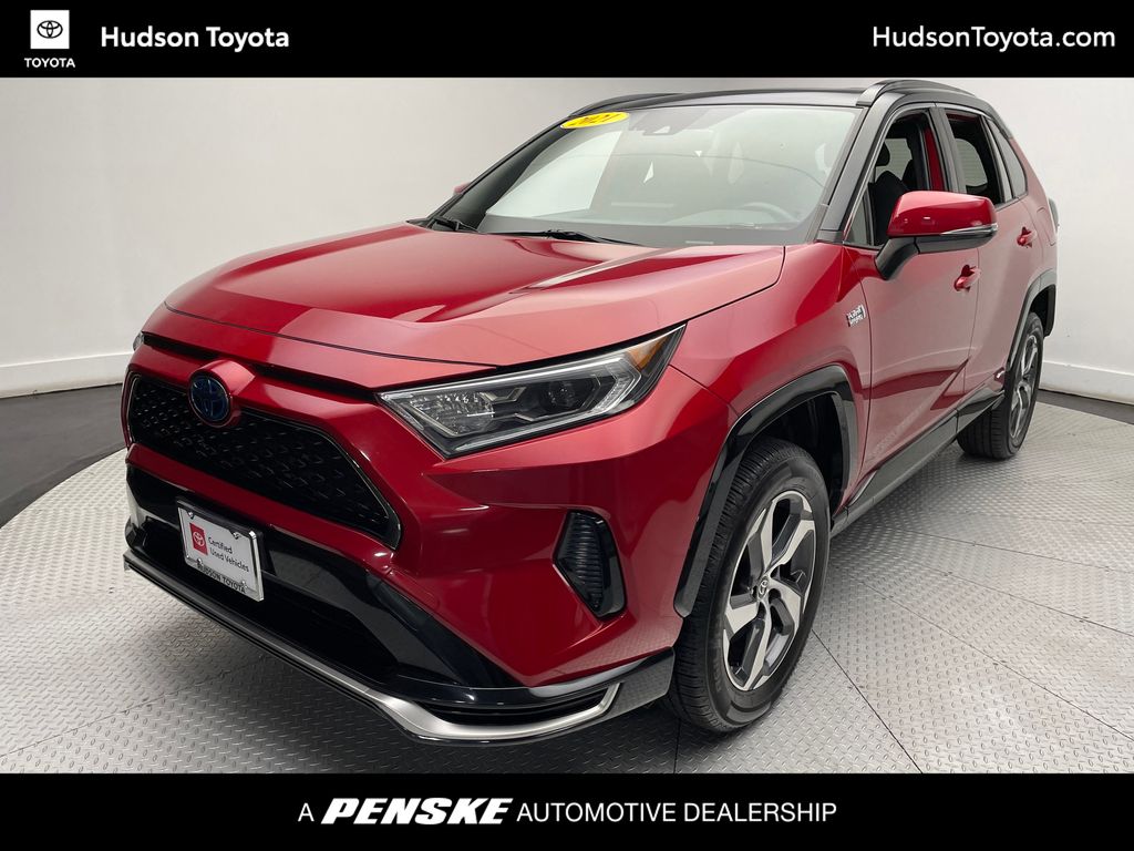 2021 Toyota RAV4 SE Hero Image