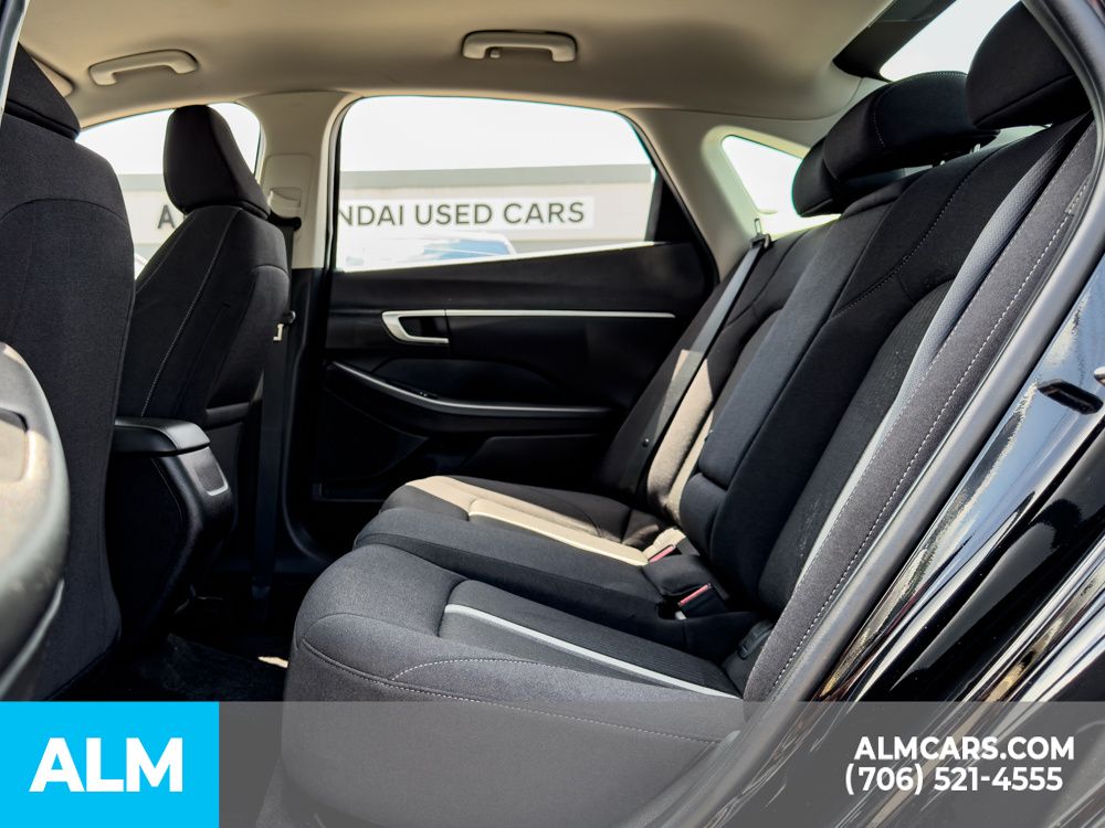 Used 2024 Black Hyundai SEL image 15